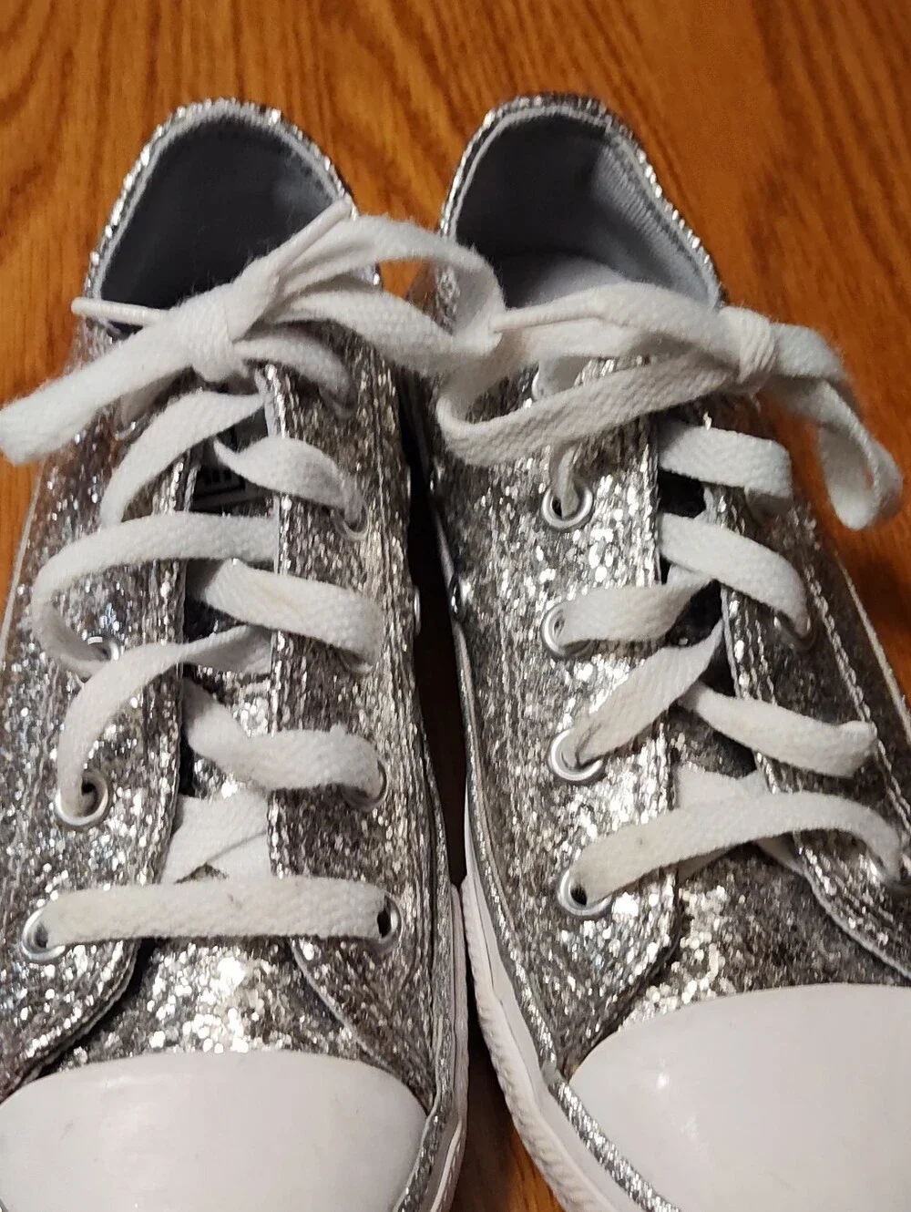 Converse glitter shoes size 13 Kids. Silver Glitter Low-Top Sneakers. EC.